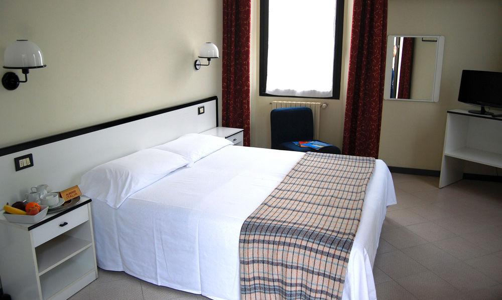 Hotel Italia 3*