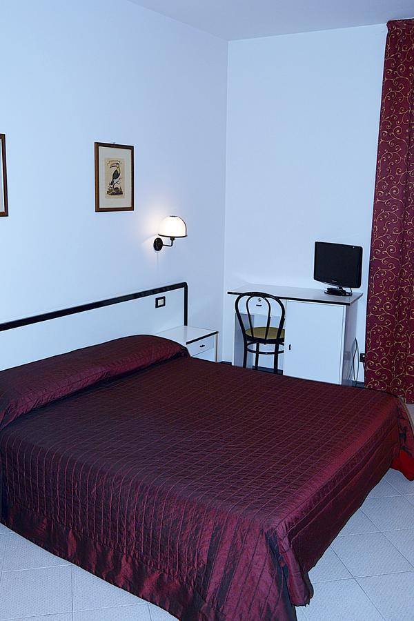 Hotel Italia 3*