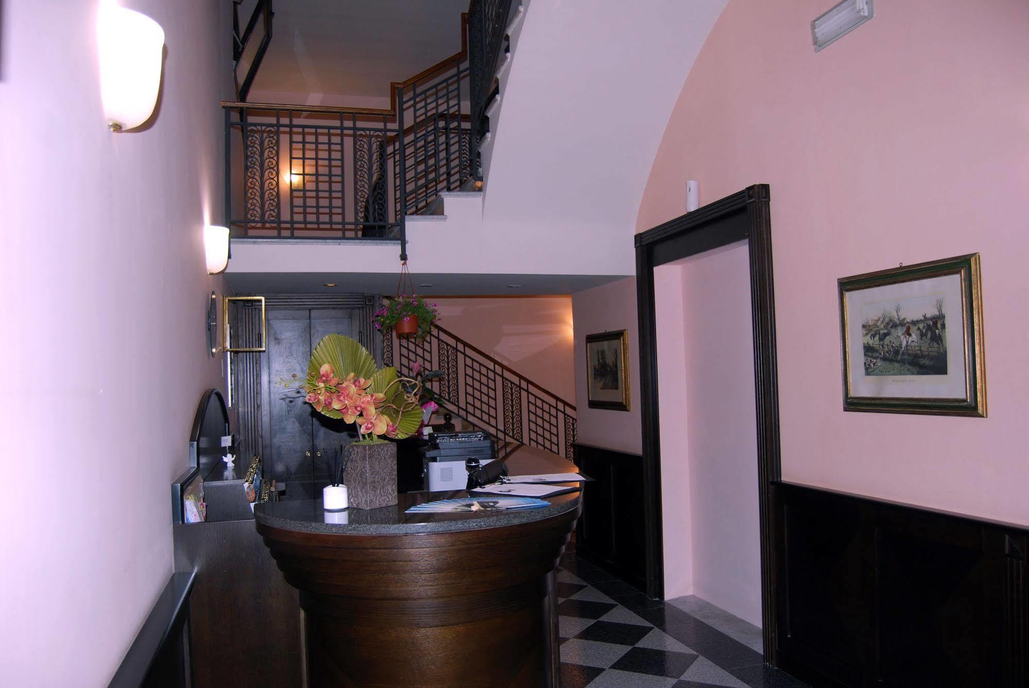 Hotel Italia 3*